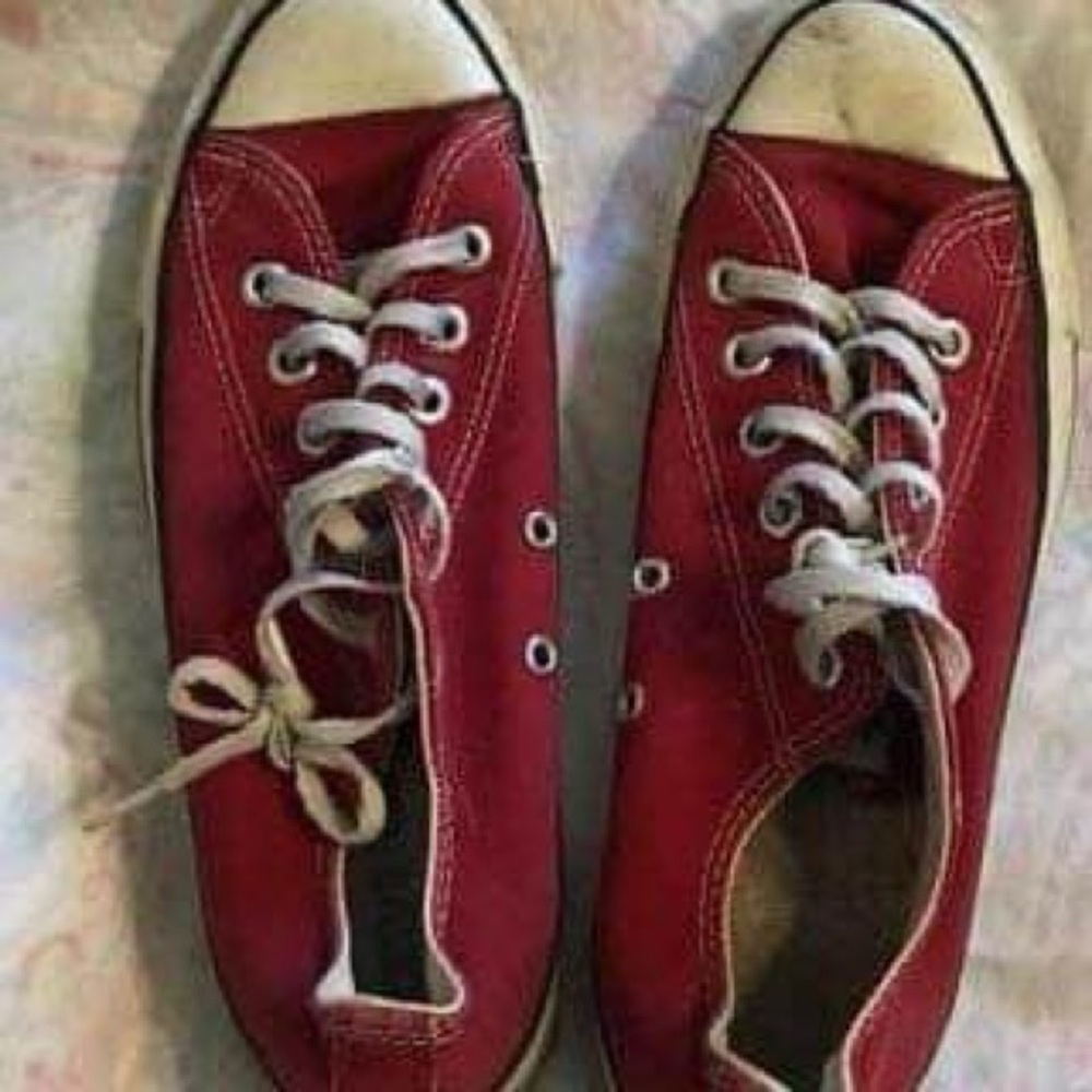 Converse All-Star Shoes/Low Top:
Red 6 Men’s/8 Women’s